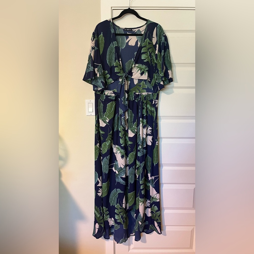 Plus size tropical print maxi dress with cut out and tie front, 3X